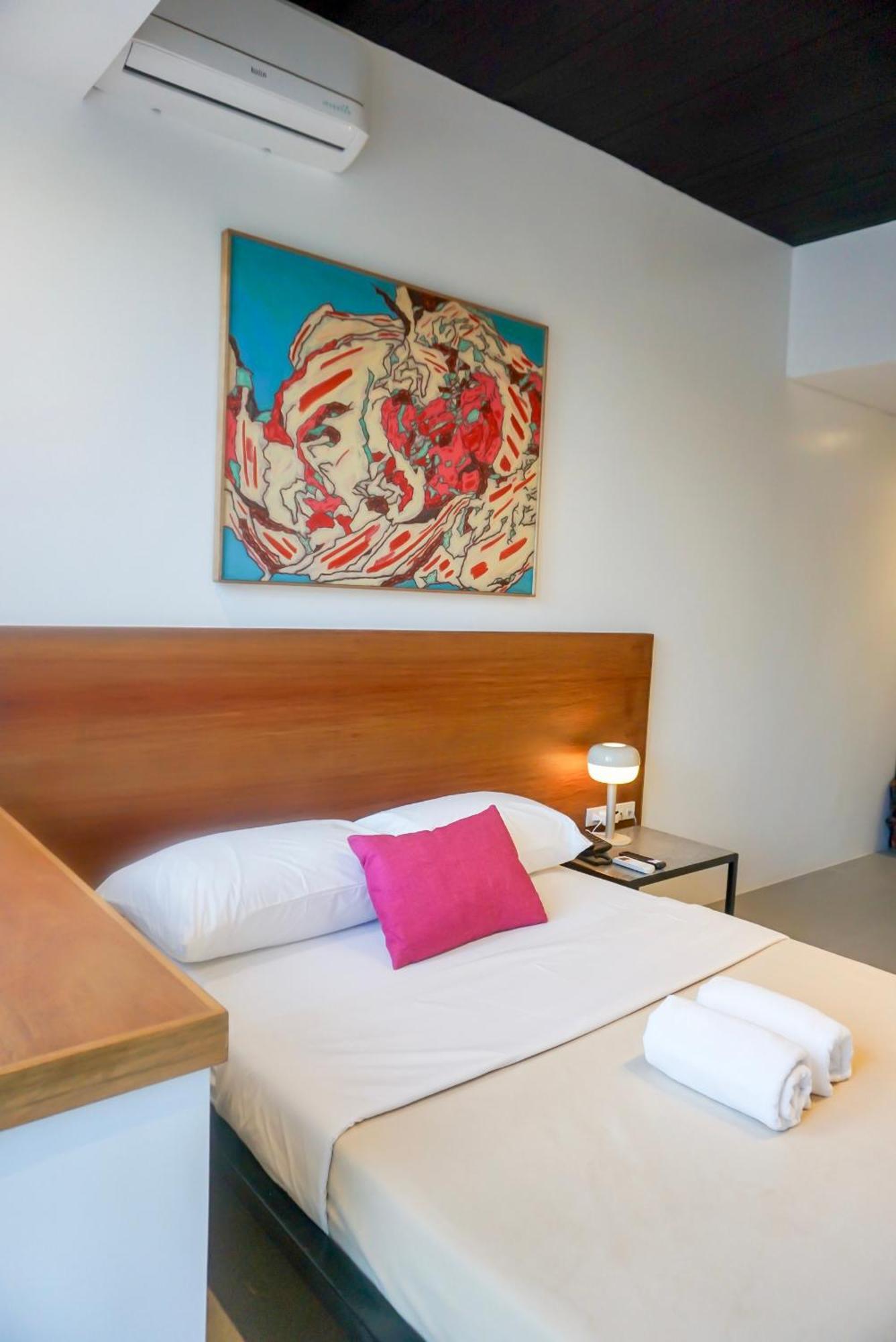 Cayco House By Hotel Durban Makati City Екстер'єр фото