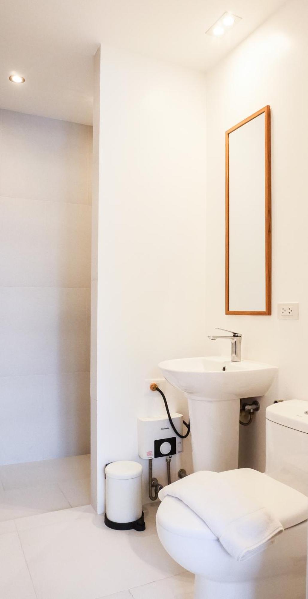 Cayco House By Hotel Durban Makati City Екстер'єр фото